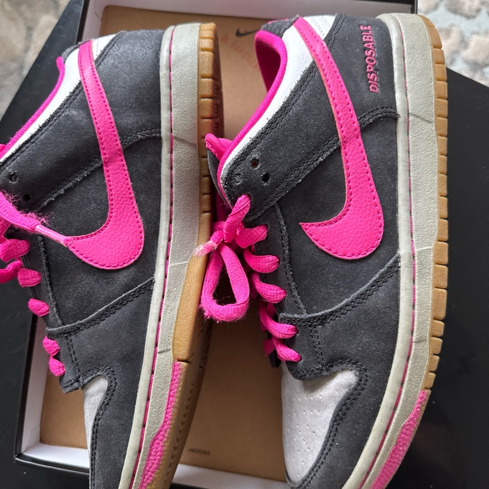 Nike Pink disposable snickers 2014 - Picture 4 of 5